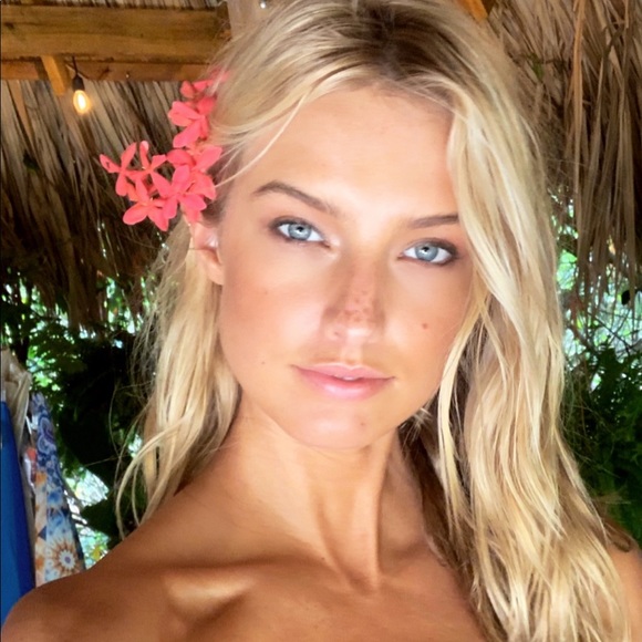 Meet your Posher, Brooke Buchanan! - Picture 1 of 1